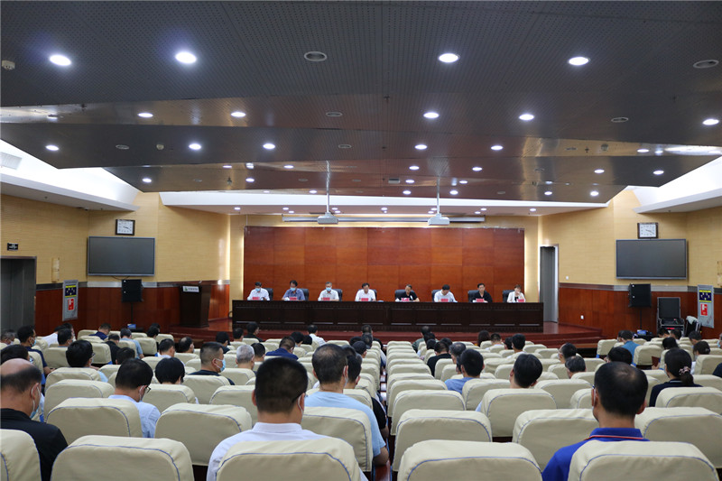 學校連續召開會議堅決擁護省紀委省監委對孫波的處分決定